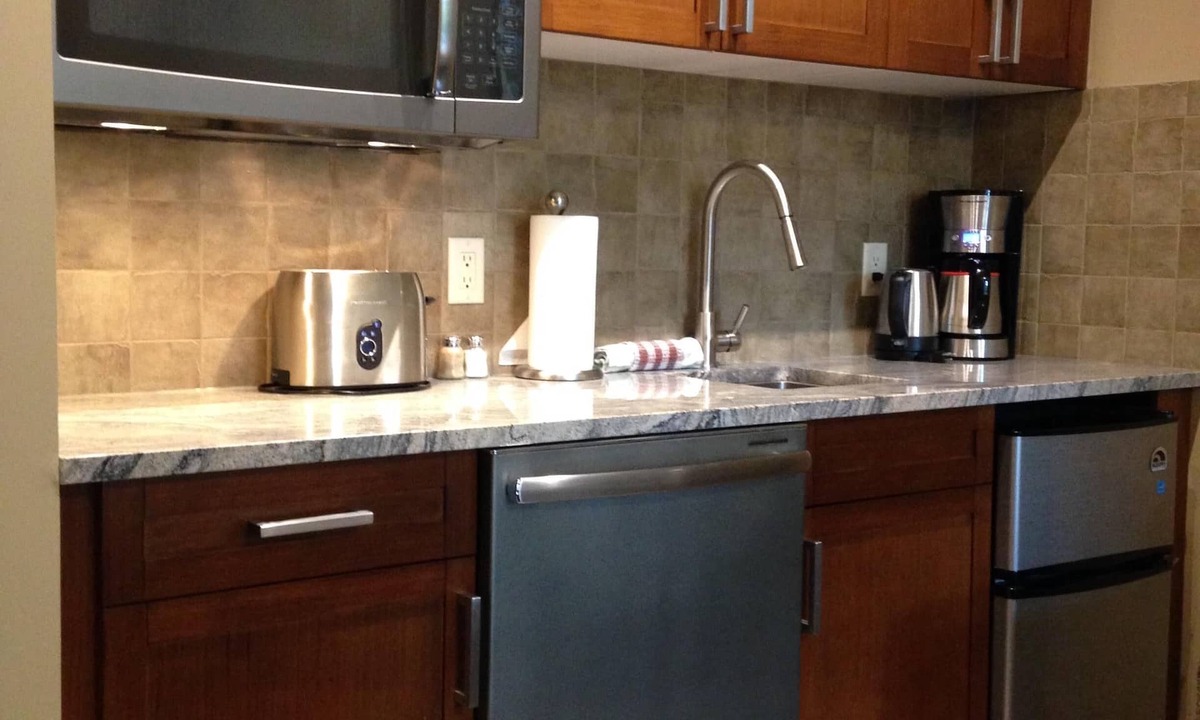 Canmore Condo | Adorable mountain studio