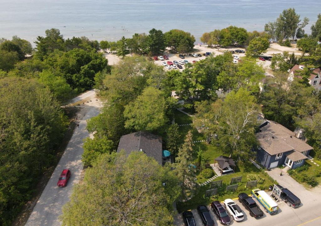 Wasaga Beach House | Adrians Wasaga Beach