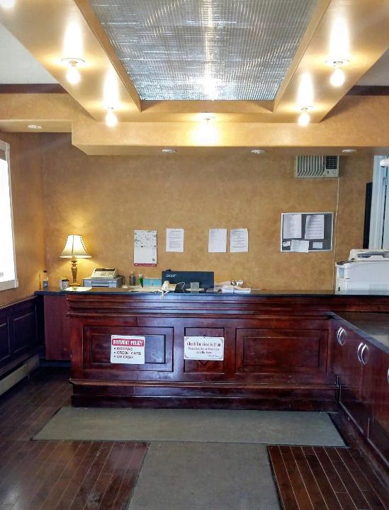 Fox Creek Hotel | Alaskan Motel