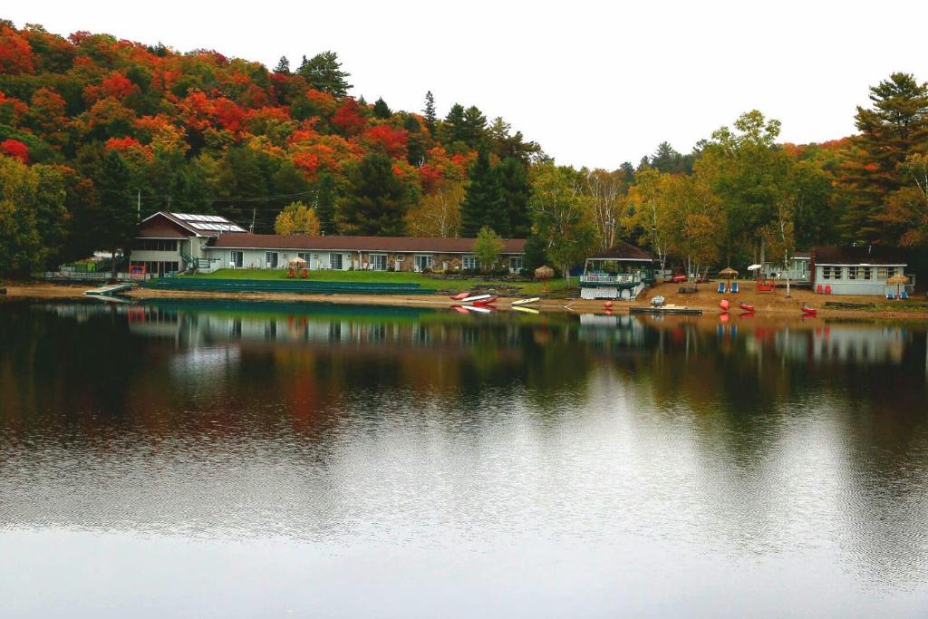 Algonquin Highlands Hotel | Algonquin Lakeside Inn