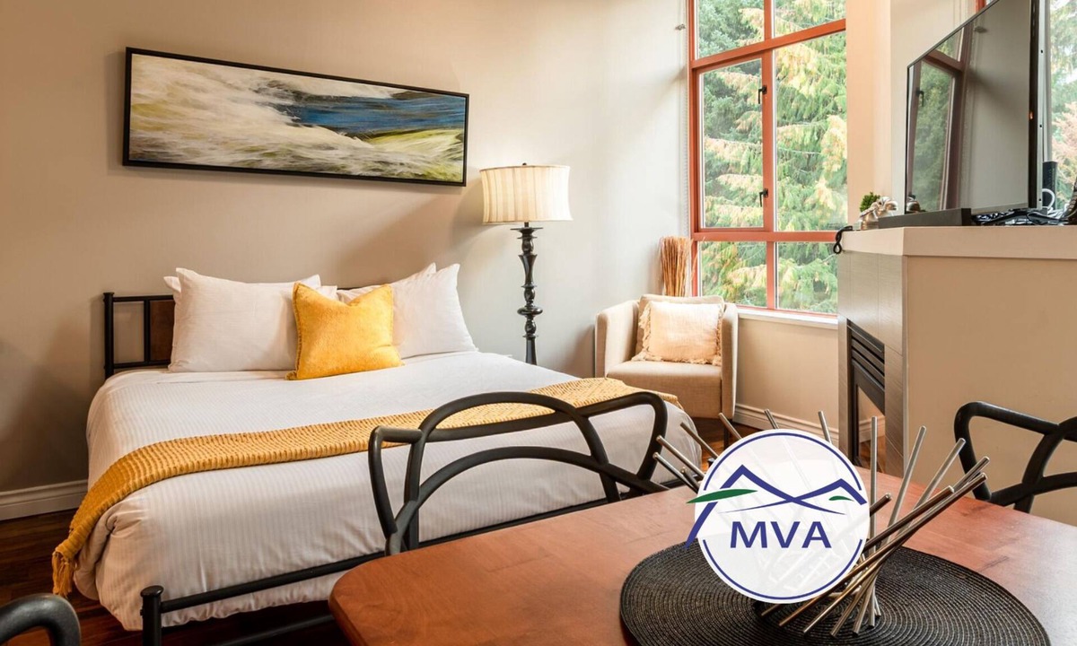 Village North Condo | Alpenglow Lodge Large Studio by MVA