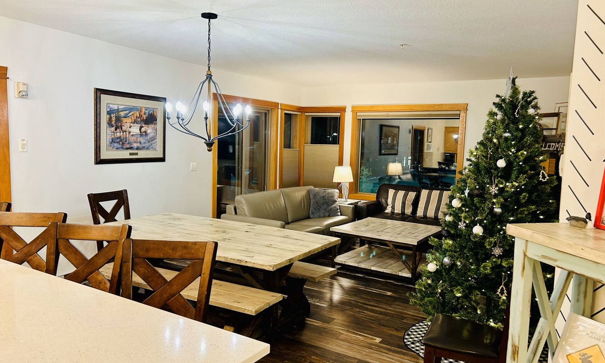 Canmore Condo | Alpine Elegance -3BR, 2BA Gem, a Stroll from Downtown Bliss