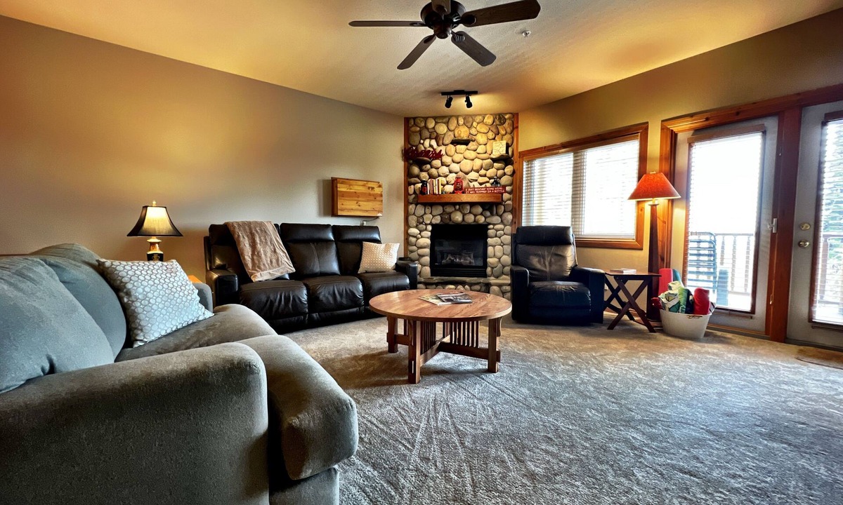 East Kootenay Condo | Alpine Retreat: 2BR Ski-In/Ski-Out Condo with Private Hot Tub