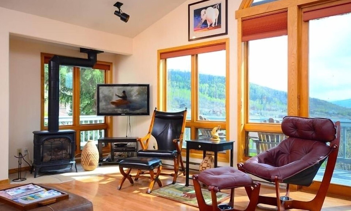 Steamboat Springs House | Amazing 40 Mile View! Christmas in SB Jan+March! Dog? Hot Tub 2Car Heated Garage