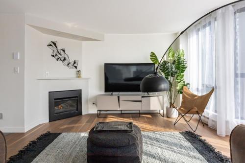 West End Apartment | Amazing Location - 2BDRM/2BATH - right on Robson