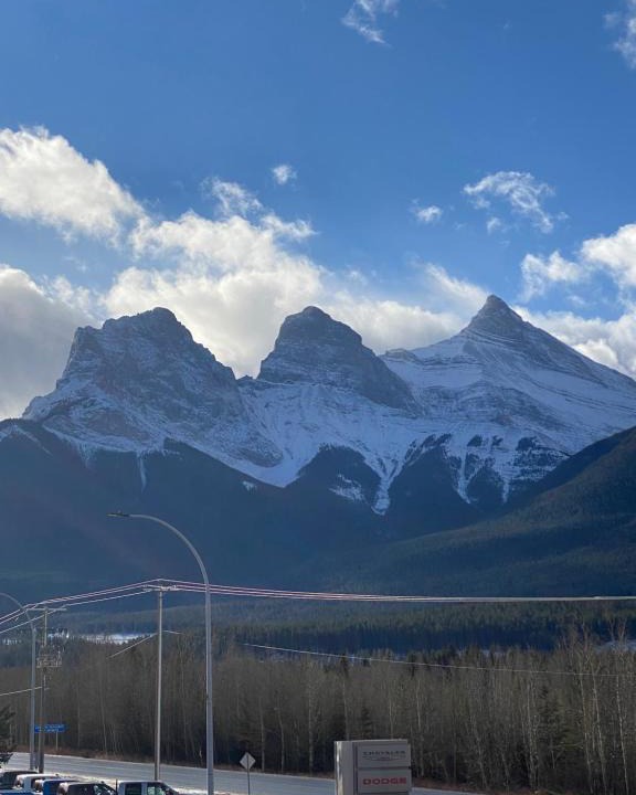 Canmore Apartment | Amazing mountain views 1bd Apartment Canmore Banff