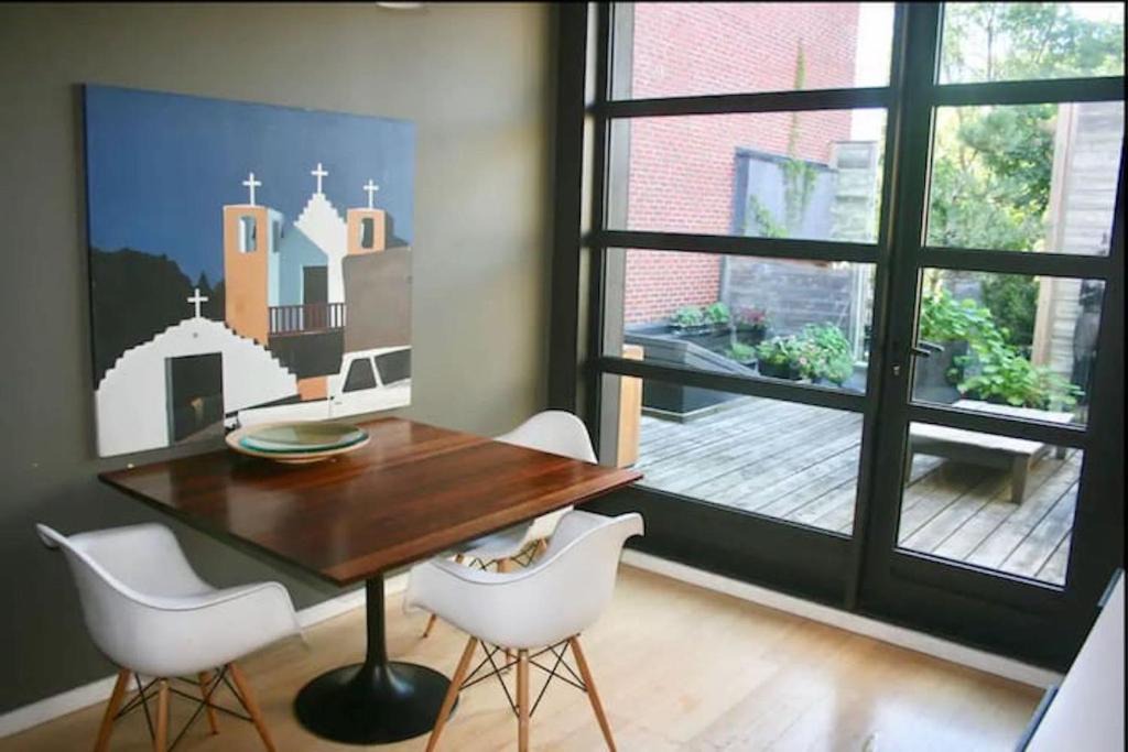 Little Italy Apartment | Apartement in the heart of Montreal Little Italy.