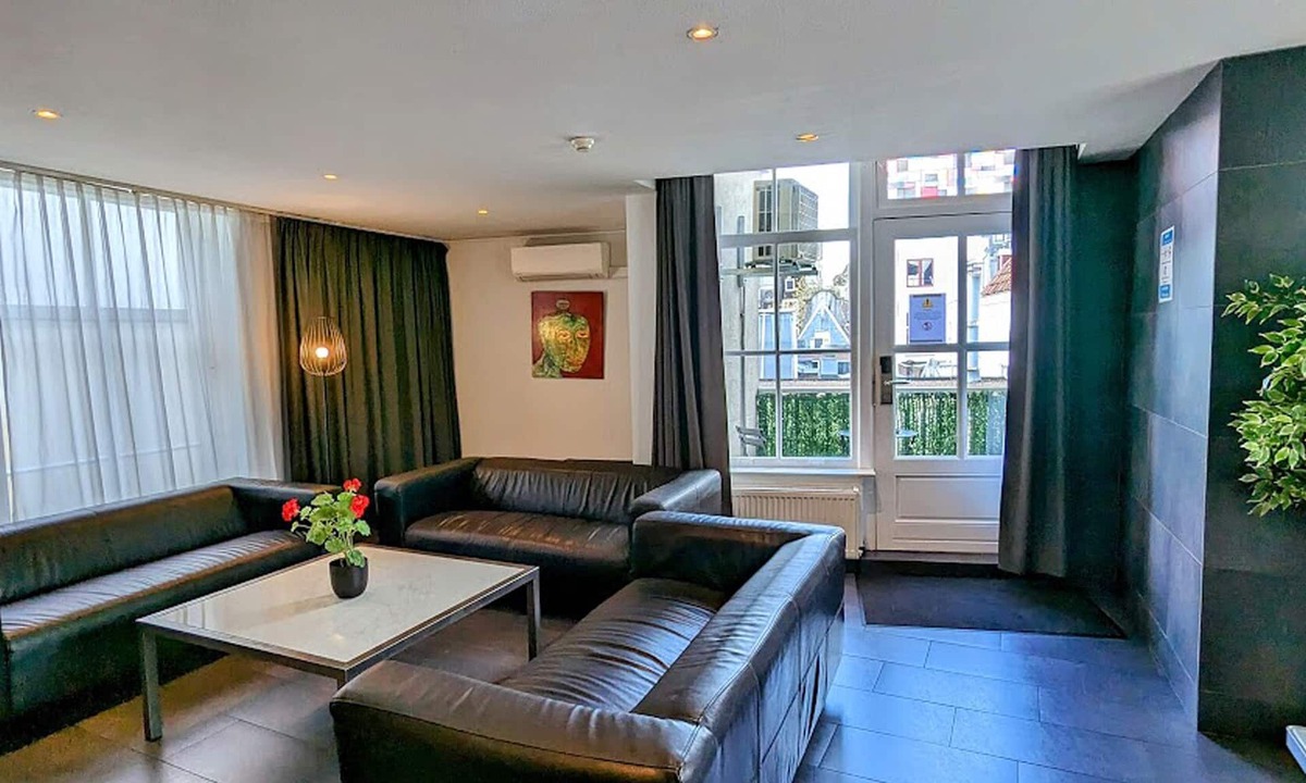 Burgwallen Nieuwe Zijde Apartment | Apartment in Amsterdam City Center