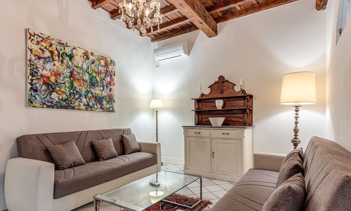 Santissima Annunziata Apartment | Apartment 'Irene and Elena House - Florence' with Wi-Fi and Air Conditioning
