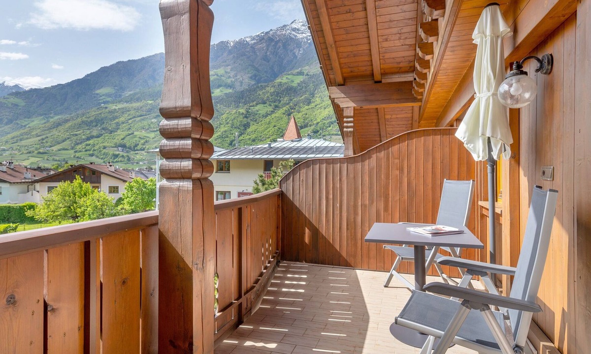 Plaus Apartment | Apartment 'Mayr Apartments Sechs' with Mountain View, Balcony and Wi-Fi