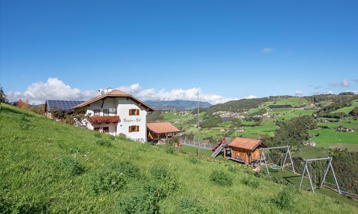 Cornedo All'isarco Apartment | Apartment "Rosengarten - Heigler Hof" with Mountain View, Wi-Fi, Balcony, Sauna & Terrace