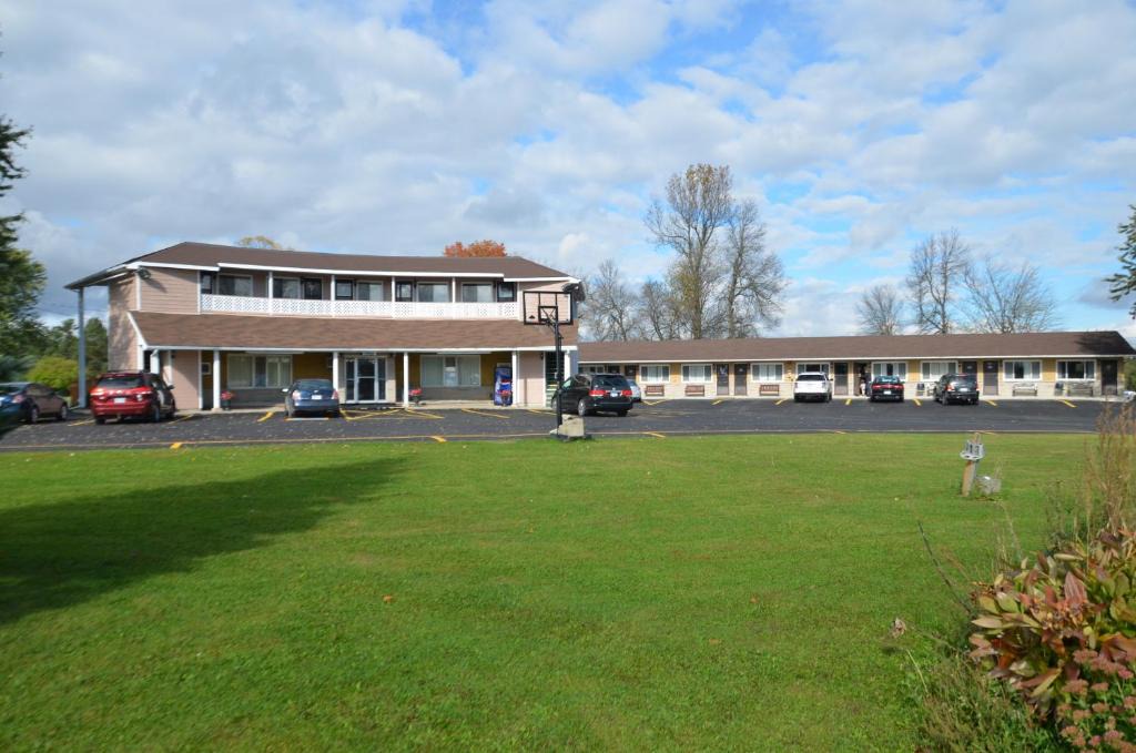 Tay Valley Hotel | Aquarius Motel