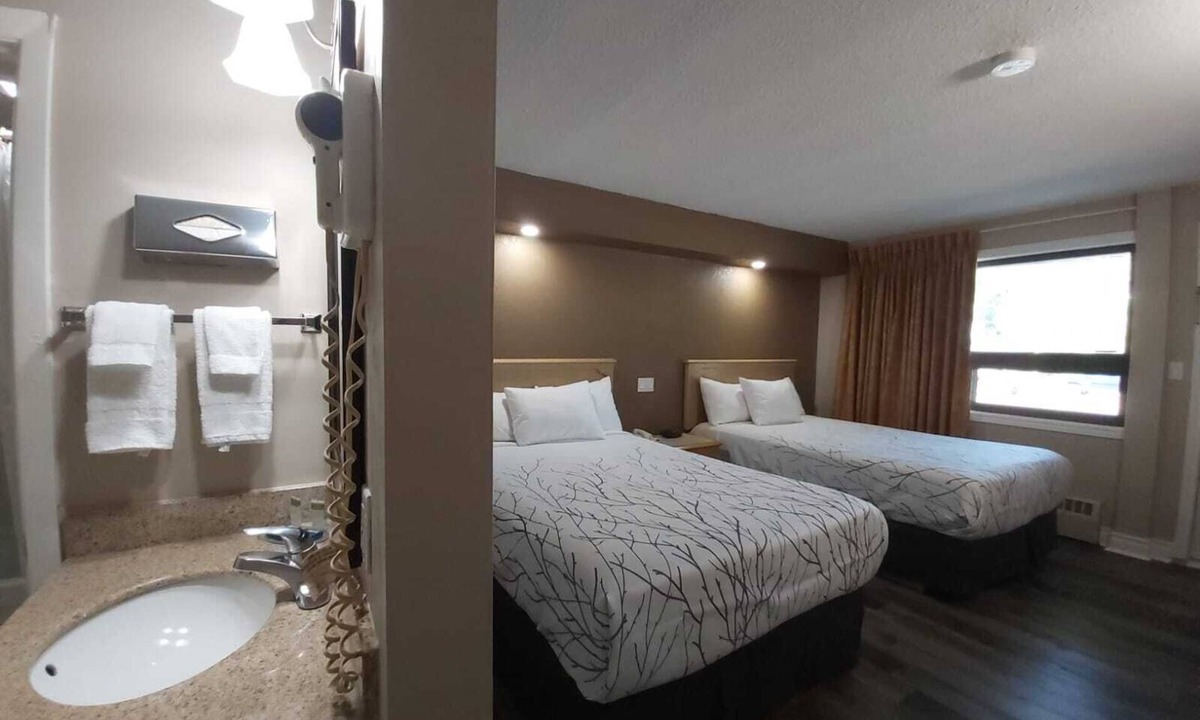 Arnprior Hotel | Arnprior Motor Inn