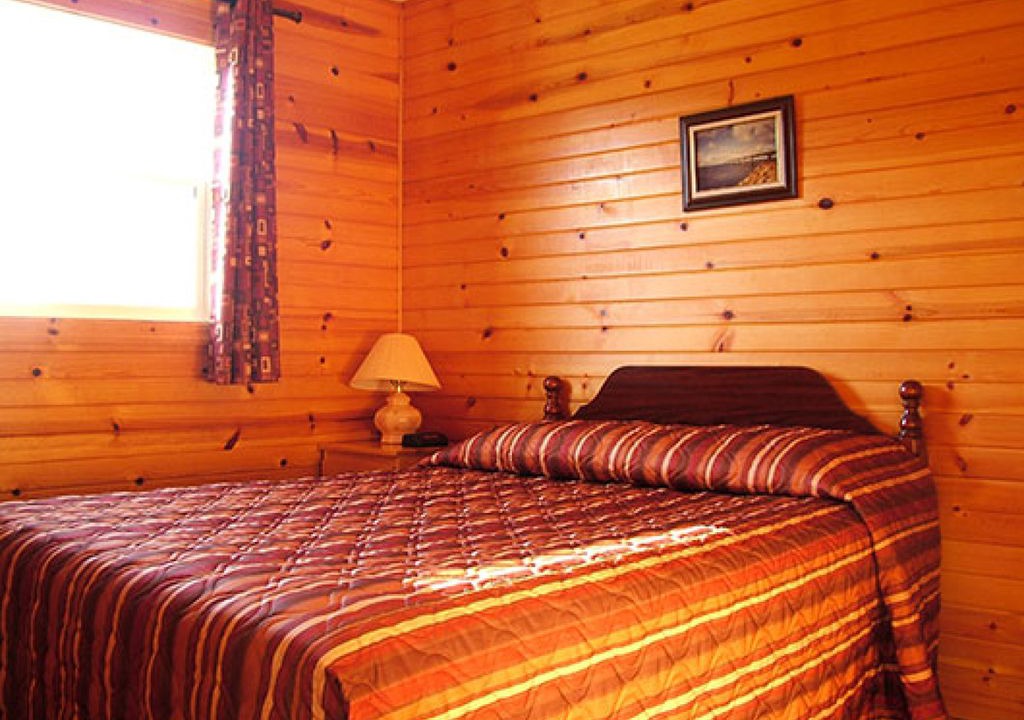 Cavendish Cabin | Avonlea Cottages PEI - 3 Bedroom Deluxe Cottage - 3 bedroom Deluxe Cottage (#6)
