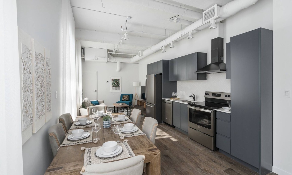 Downtown Montreal Apartment | Bakan -Cozy 1BD 1BA-Downtown-4Guests