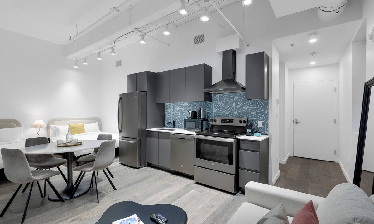 Downtown Montreal Apartment | Bakan - Loft 6Guests Perfect Location Downtown