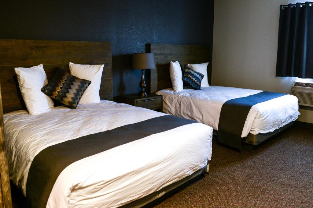 Assiniboia Hotel | Bar-B Inn