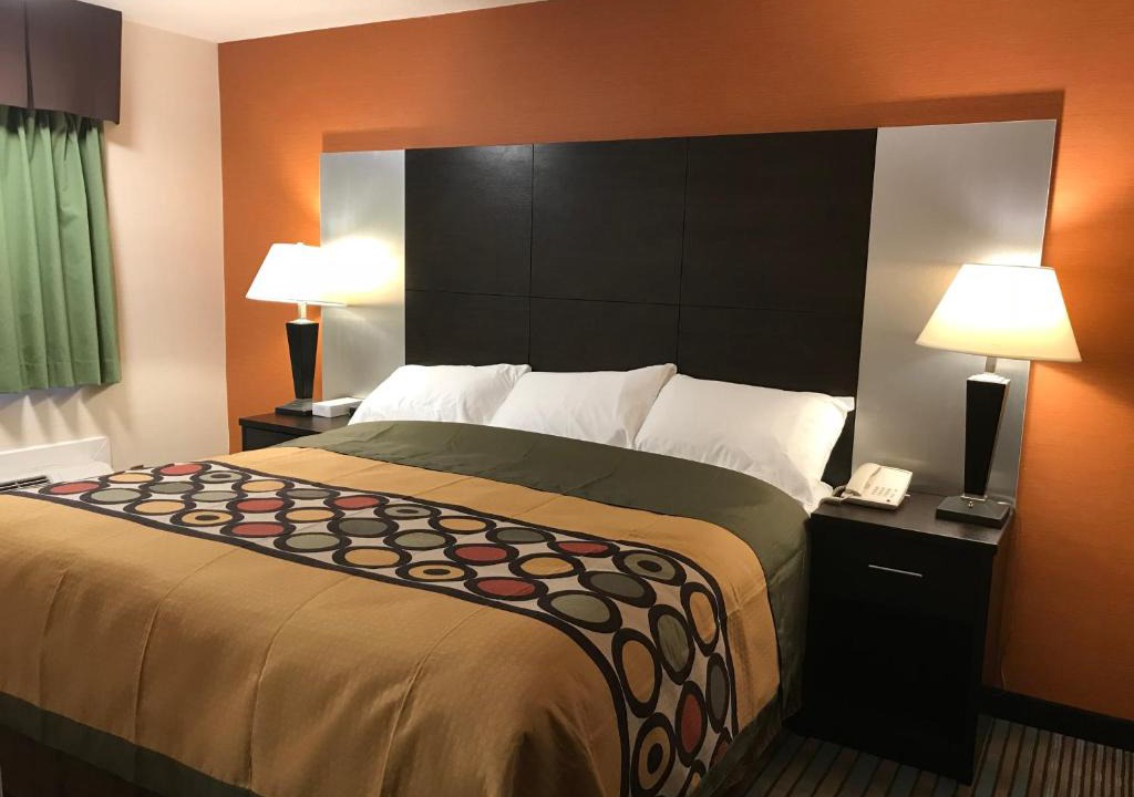 Neepawa Hotel | Bay Hill Inns & Suites