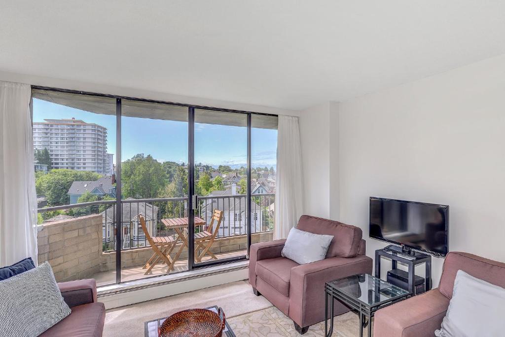 James Bay Apartment | Beacon Hill View Condo