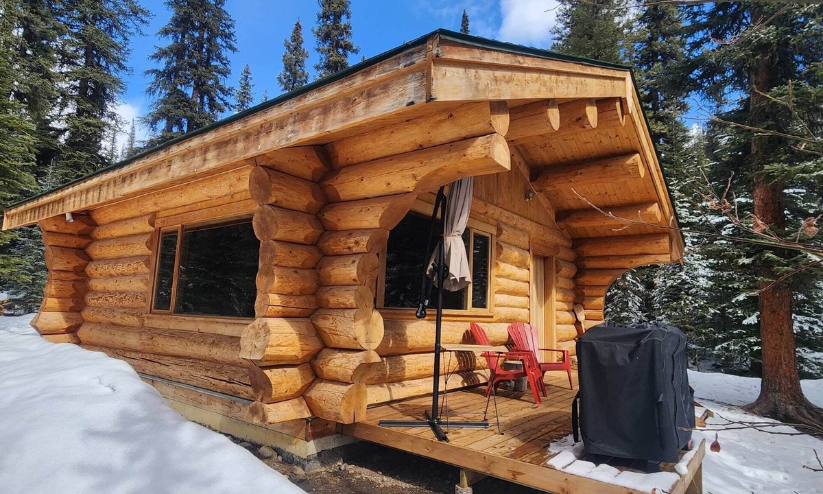 Jasper Cabin | Bears Den, Log Cabin, Remote, Off Grid Wilderness location, adj Jasper Nat Park