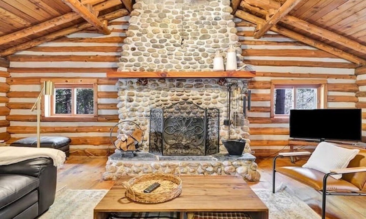 Rideau Lakes Cabin | Bears Log Cabin Retreat - private oasis on the tranquil Rideau Lakes System!