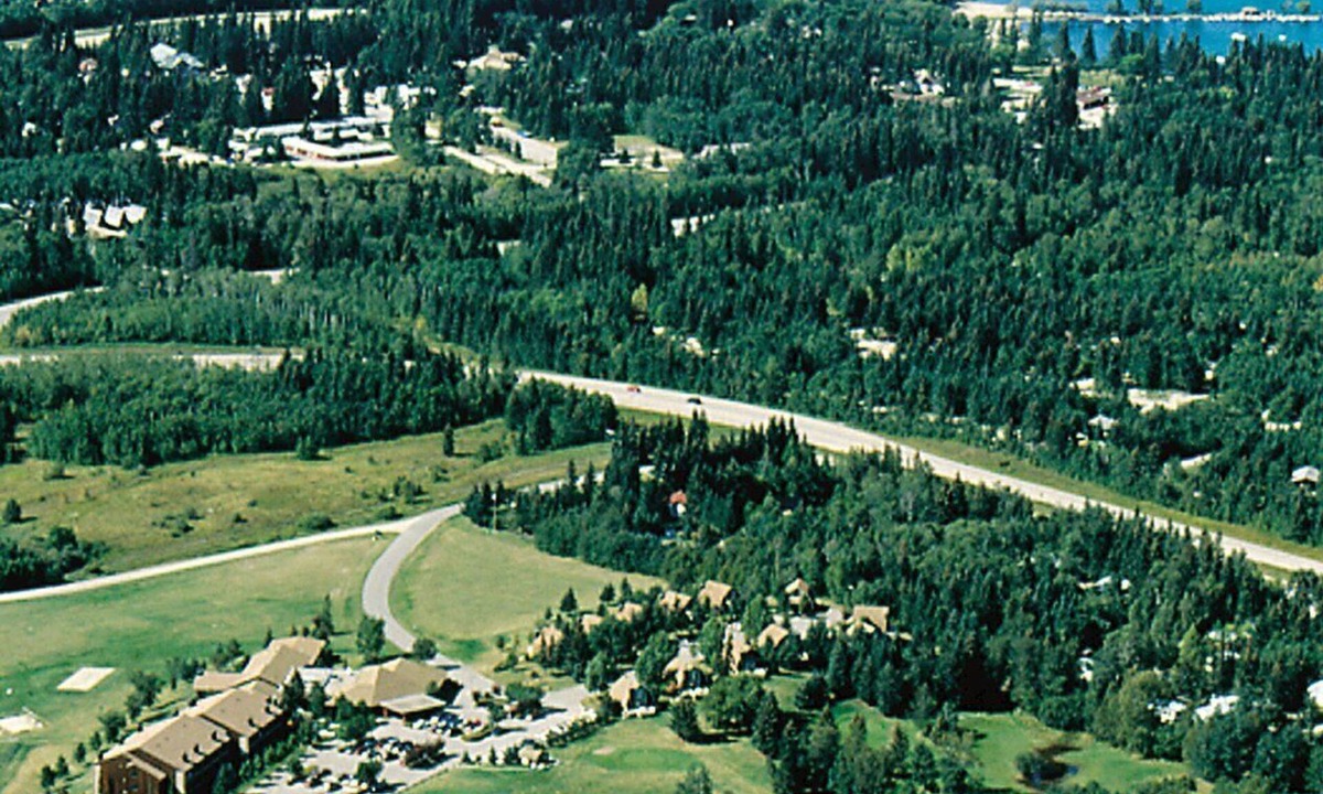 Wasagaming Apartment | Beautiful 1 bedroom unit at resort, sleeps 4