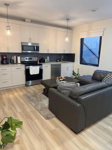 White Rock Apartment | Beautiful 2 Bedroom suite