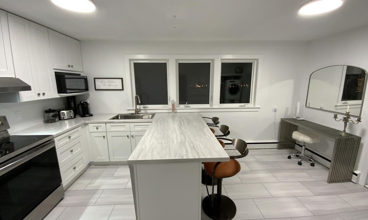 Charlottetown Apartment | Beautiful Brighton/Charlottetown; 1300 sq ft. apartment with AC and large deck.
