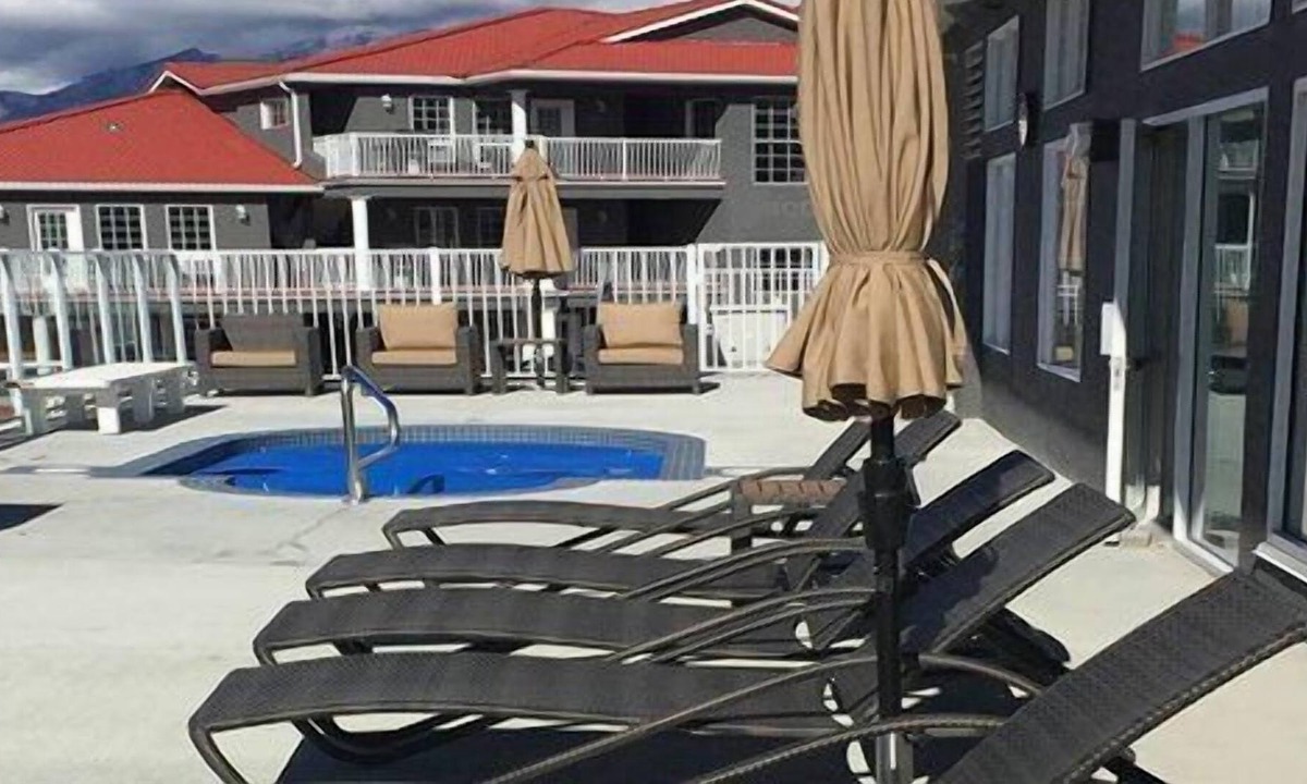Sunchaser Villas At Riverside Friday Fairmont Springs | East Kootenay