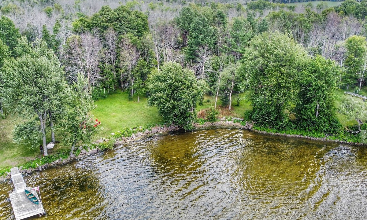 Beckwith House | Beautiful Chalet on the Lake!