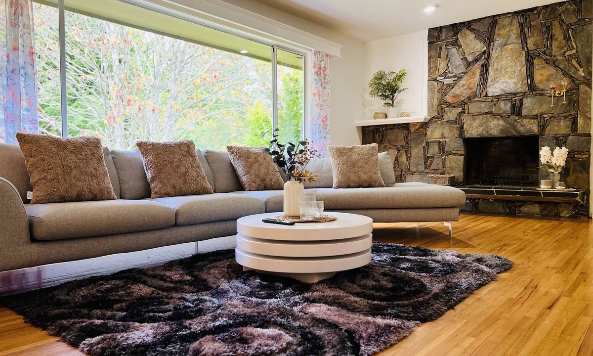 Cordova Bay House | Beautiful Home in Victoria, BC