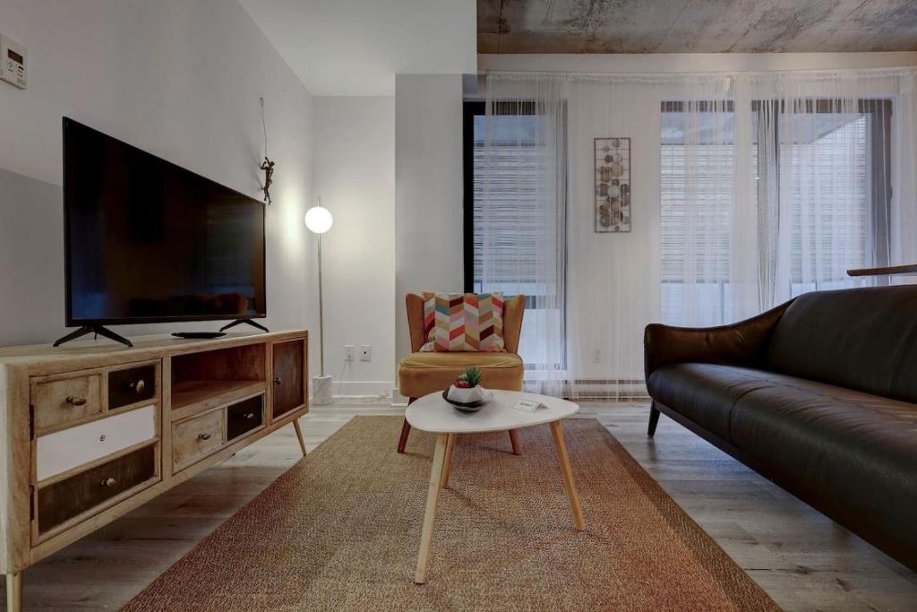 Cite Multimedia Apartment | Beautiful loft in Montreal Old Port