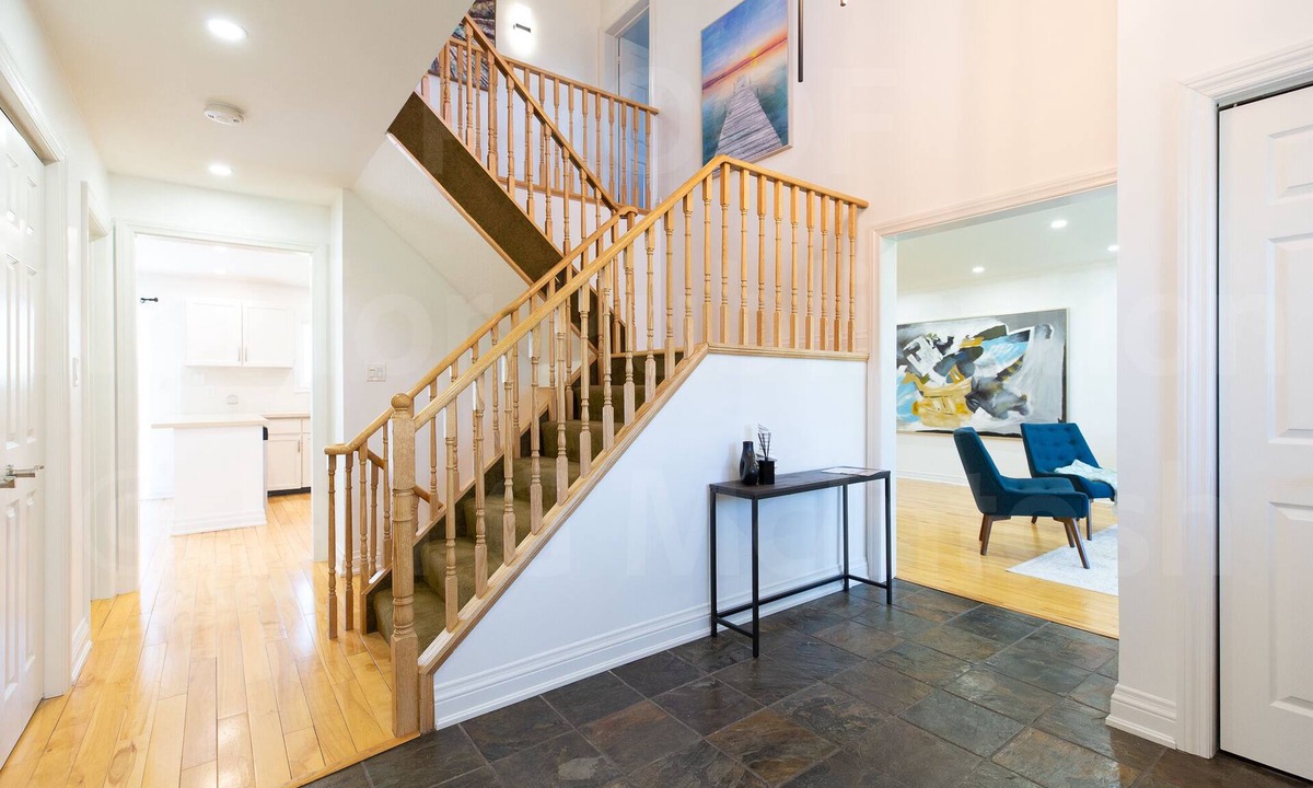 Innisfil House | Beautiful Luxurious home minutes to the Beach & Friday Harbour Resort
