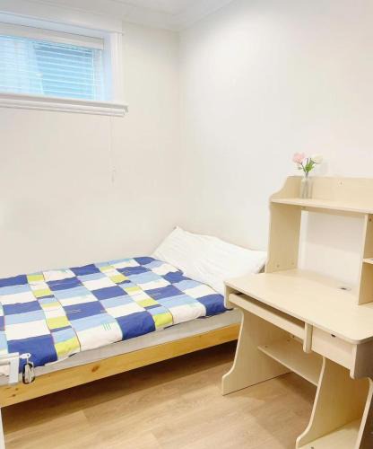 Arbutus Ridge House | Beautiful place with Kitchen, Washing Machine, Internet near UBC, beach and DT