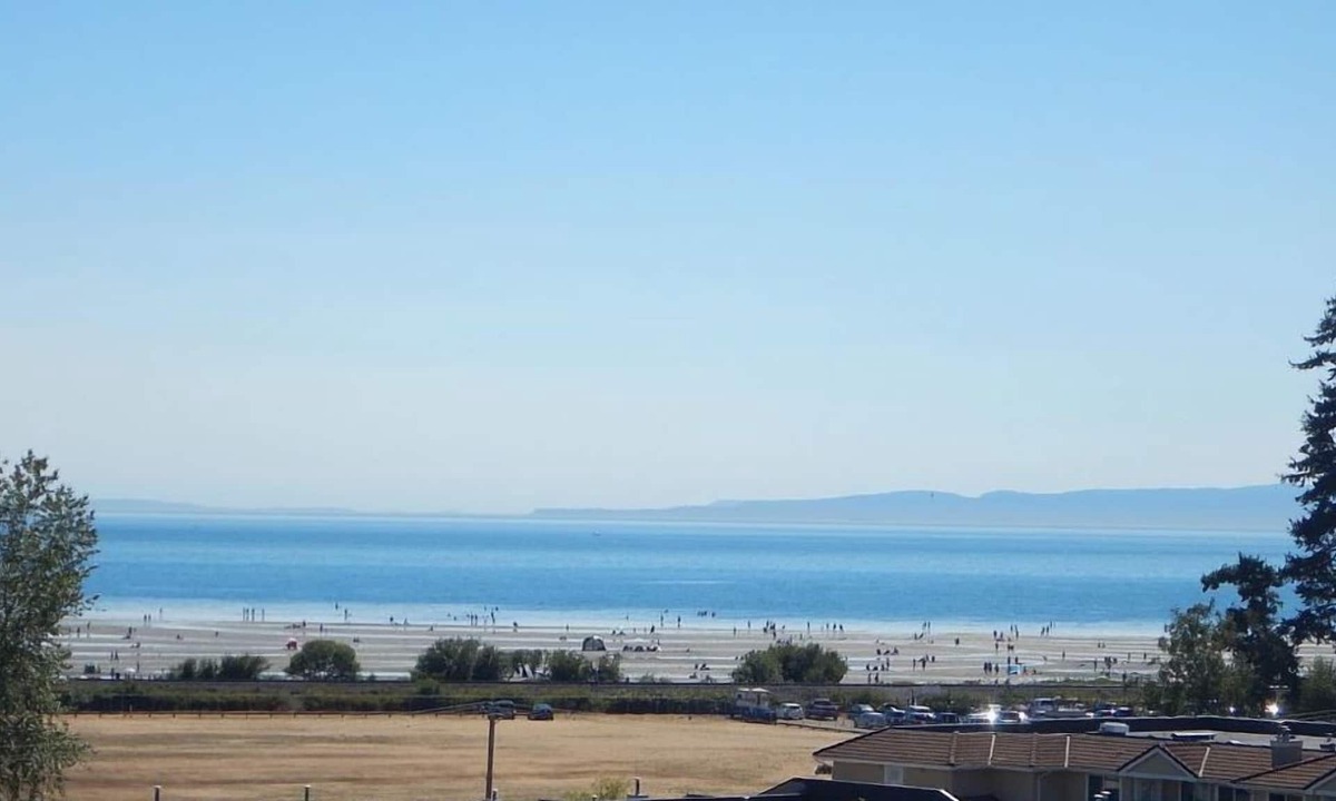 White Rock House | Beautifully furnished & equipped ocean view home in White Rock