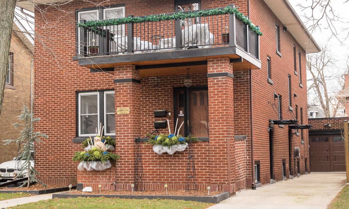 Walkerville Apartment | Beautifully renovated home in historic Walkerville.
