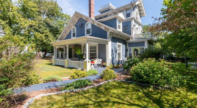 Charlottetown Bed & Breakfast | Bed and breakfast ∙ 2 guests