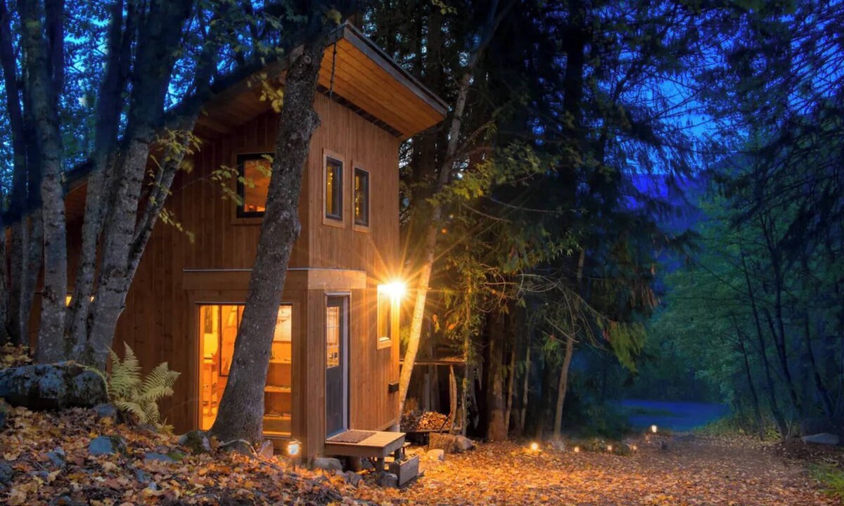 Nelson Cabin | Bees Knees in the Trees Tiny Home - Hot Tub, Sauna & Cold Plunge
