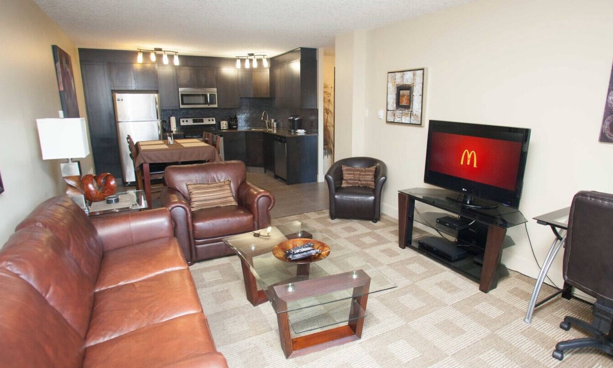 Connaught Condo | Beltline PH708