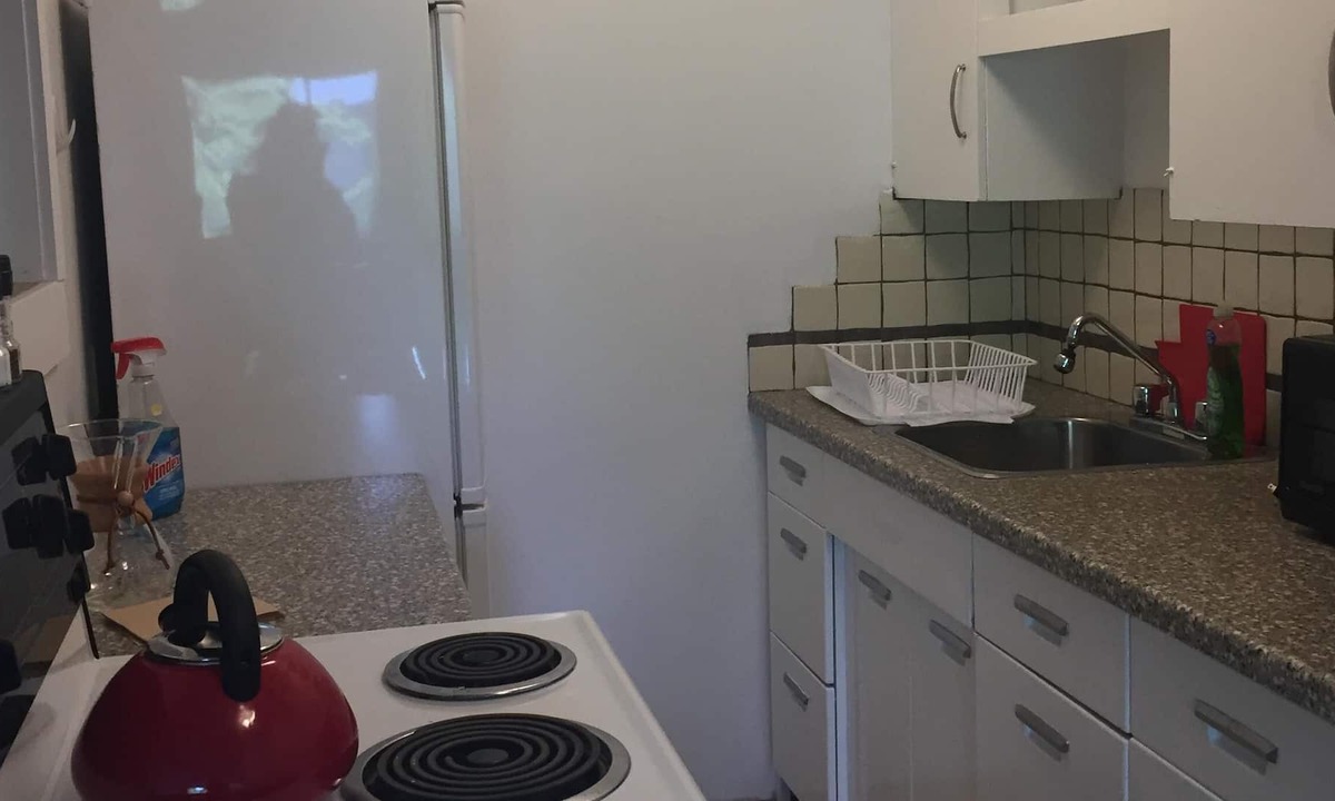Kitsilano Apartment | Best Location - 1 Block from the Beach