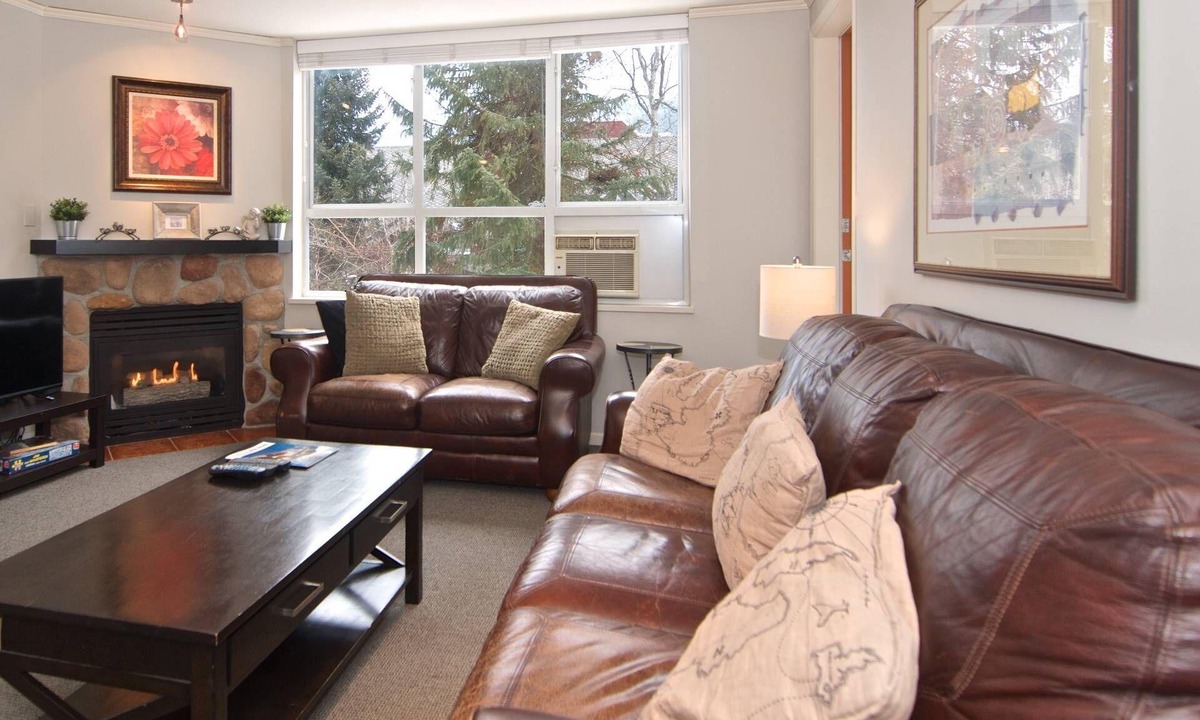Peak Lodge Whistler | Village North