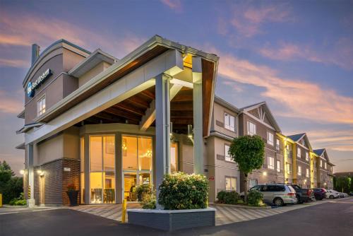 Newton Hotel | Best Western King George Inn & Suites