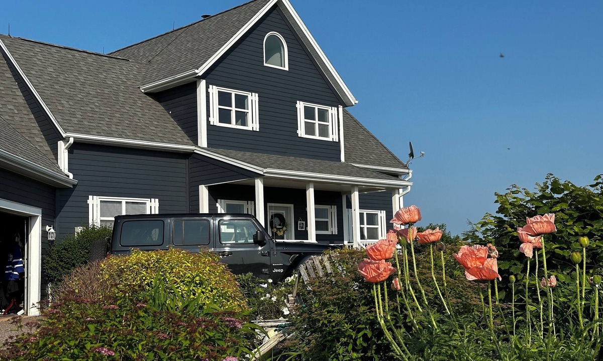 Springbrook House | Blue Heron House - a beautiful waterfront property near Cavendish