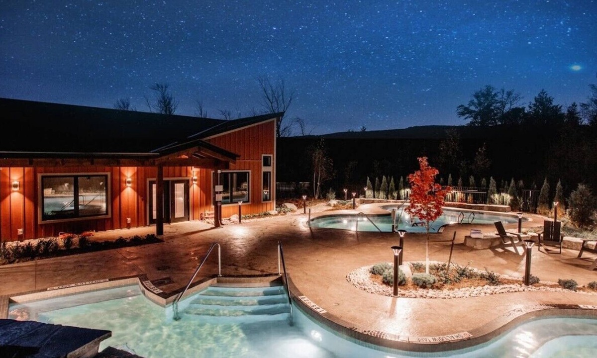 The Blue Mountains Condo | Blue Mountain Village Condo w/Pool - Steps from Scandinave!