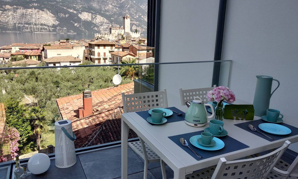 Malcesine Apartment | BLUE SKY GREEN APP. LAKE VIEW CIR:023045-LOC-00627 CIN:EN023045C2V9CFVR3C