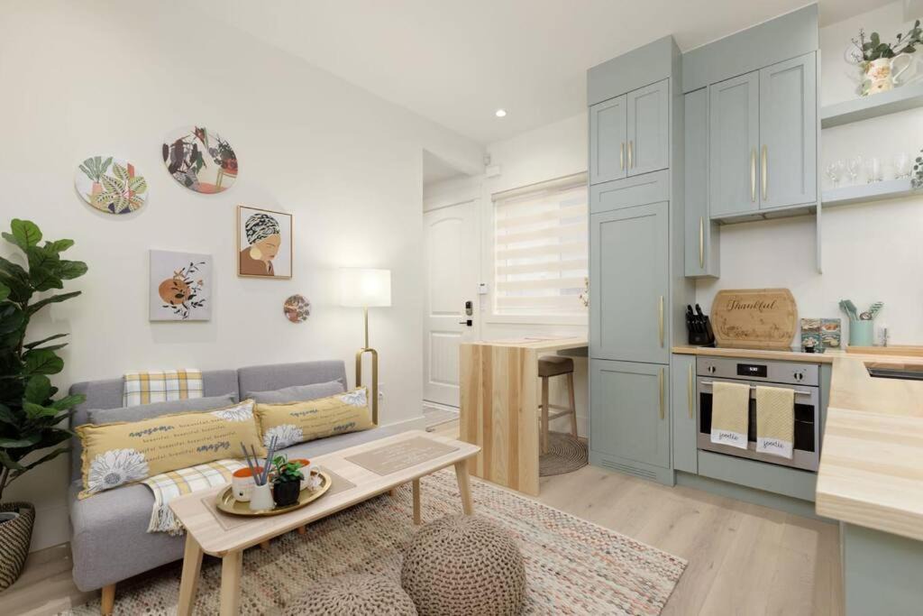Richmond Apartment | BRAND NEW Cozy Scandinavian Suite