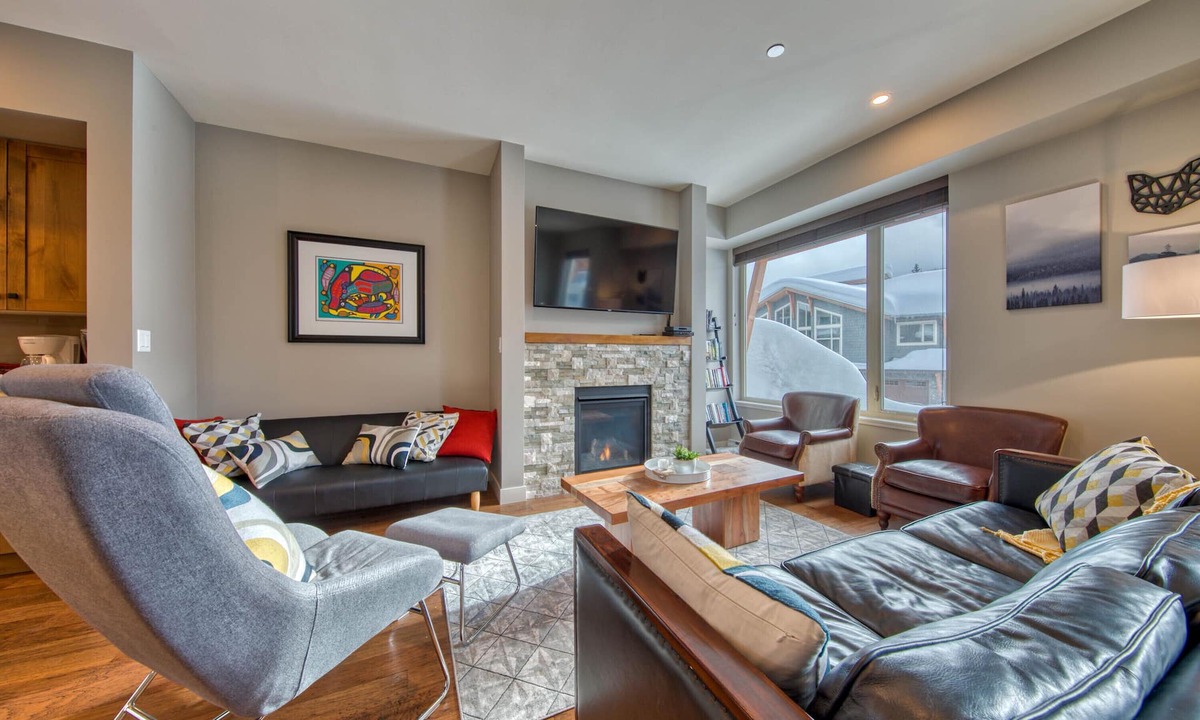 Sun Peaks House | Brand New Spacious 3 Bedroom with ski-in/ski-out access via the new Orient chairlift