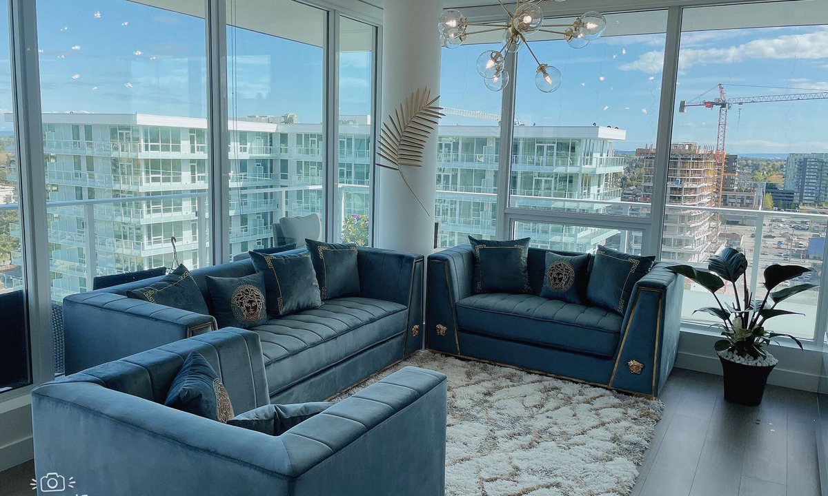 Richmond City Centre Apartment | 💖BrandNew The Paramount Penthouse furnished with Versace furniture light & love💖