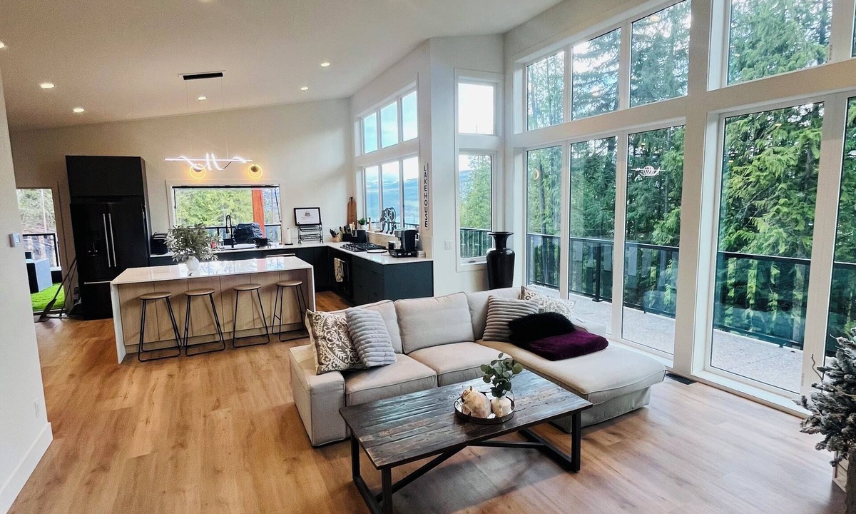 Anglemont Ski Chalet | Breathtaking 4-bedroom retreat on 2.5 private acres with views you won’t forget!