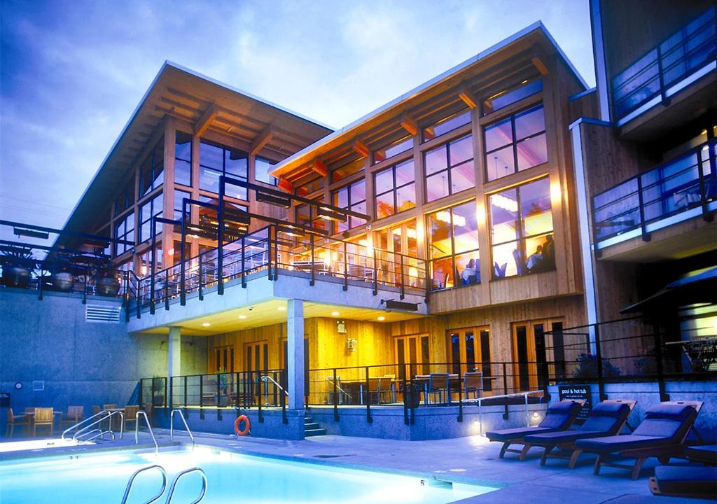 Brentwood Bay Resort | Brentwood Bay Resort & Spa